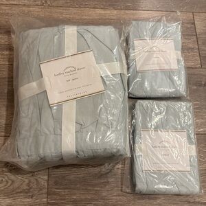 Pottery Barn Hadley Ruched Duvet Cover and 2 Sham